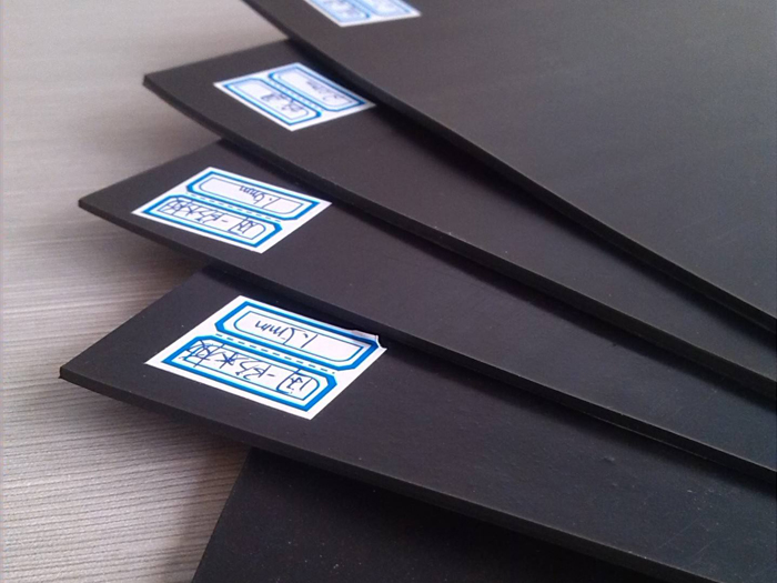 一文讀懂土工膜與復(fù)合土工膜：區(qū)別、用途及選購(gòu)技巧