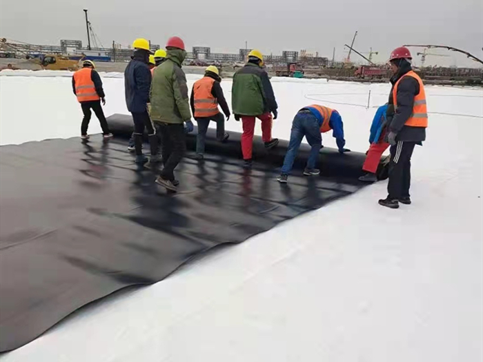  土工膜防滲工程施工指南：從基底處理到驗(yàn)收的全流程攻略